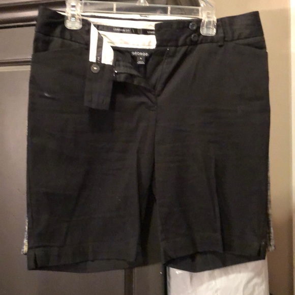 Bermuda shorts - Picture 1 of 2